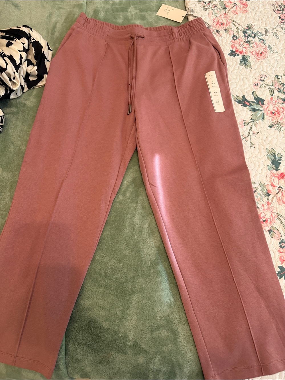 Women’s Wide-Leg Pull-On Pants in Dusty Rose